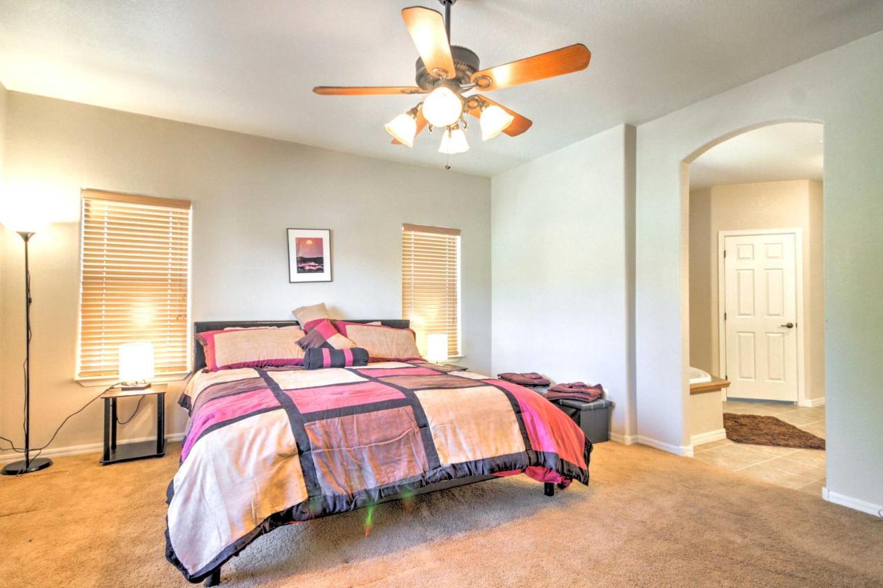 Beautiful Kanab Home With Yard - Walk To Restaurants エクステリア 写真