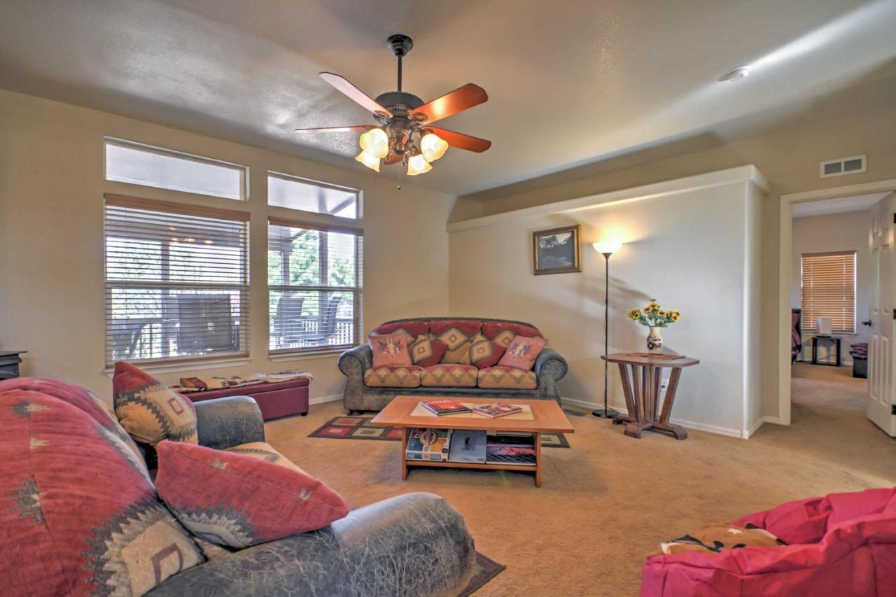 Beautiful Kanab Home With Yard - Walk To Restaurants エクステリア 写真
