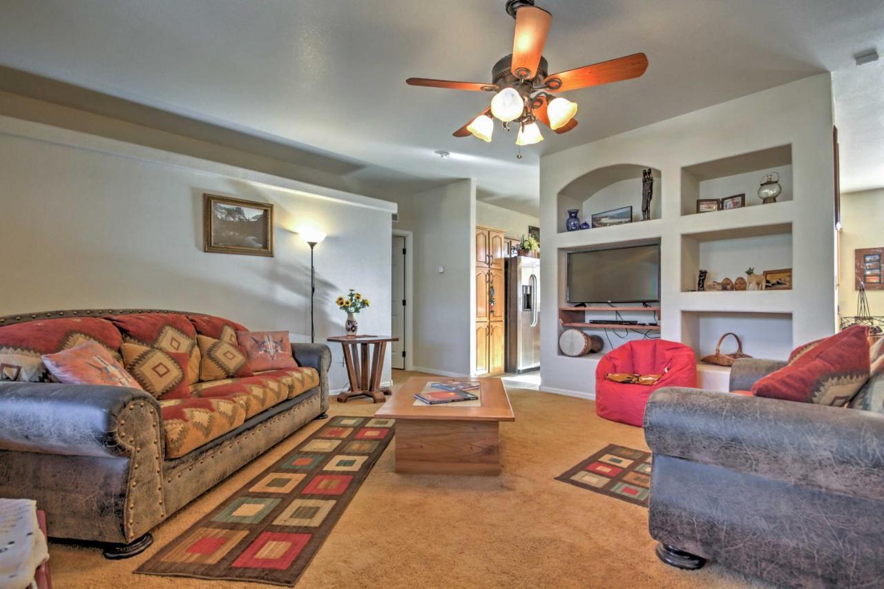 Beautiful Kanab Home With Yard - Walk To Restaurants エクステリア 写真