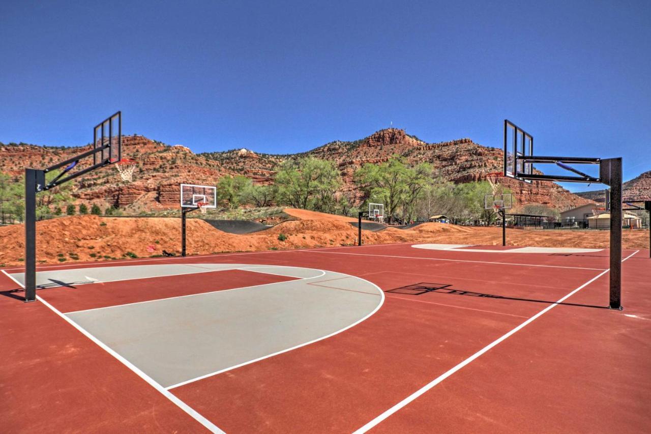 Beautiful Kanab Home With Yard - Walk To Restaurants エクステリア 写真